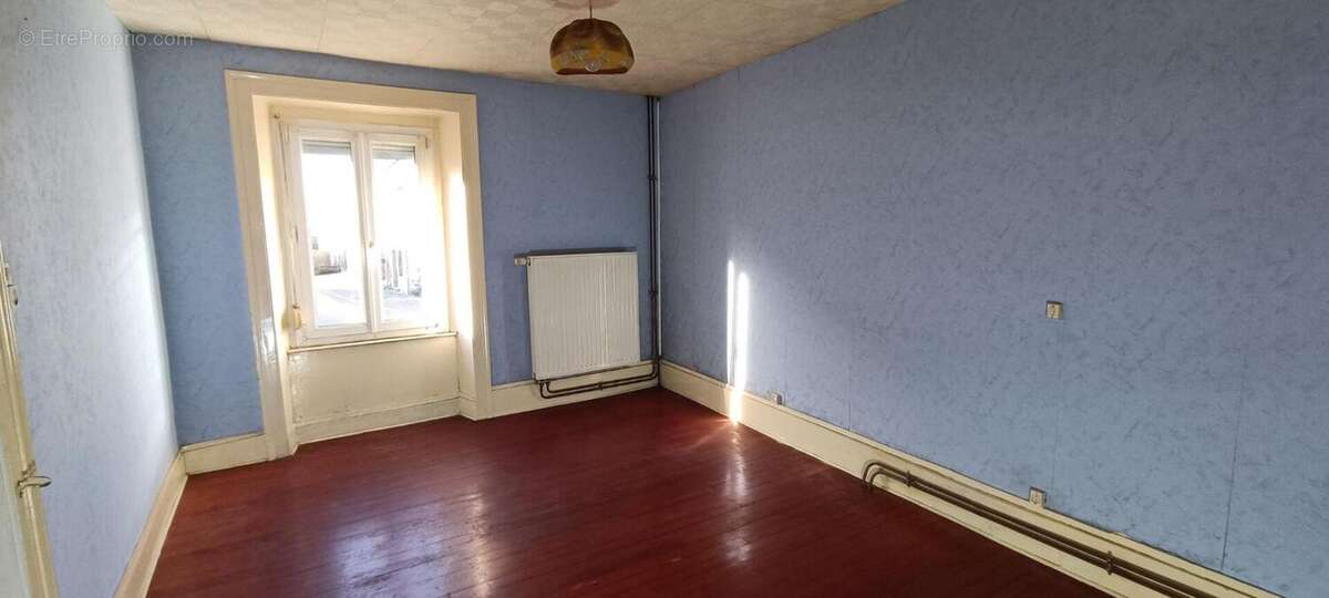 Maison à CONFLANS-SUR-LANTERNE