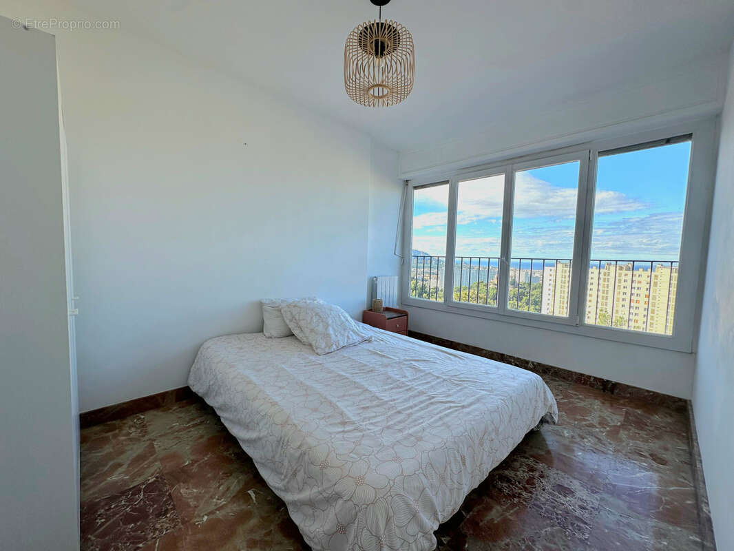 Appartement à MARSEILLE-9E