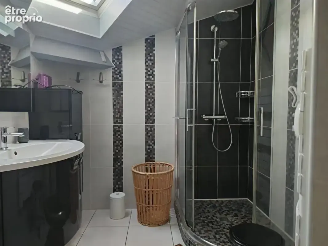 Maison d’Architecte Lumineuse 4 chambres , Piscine et Grand Jardin Paysager - photo 8