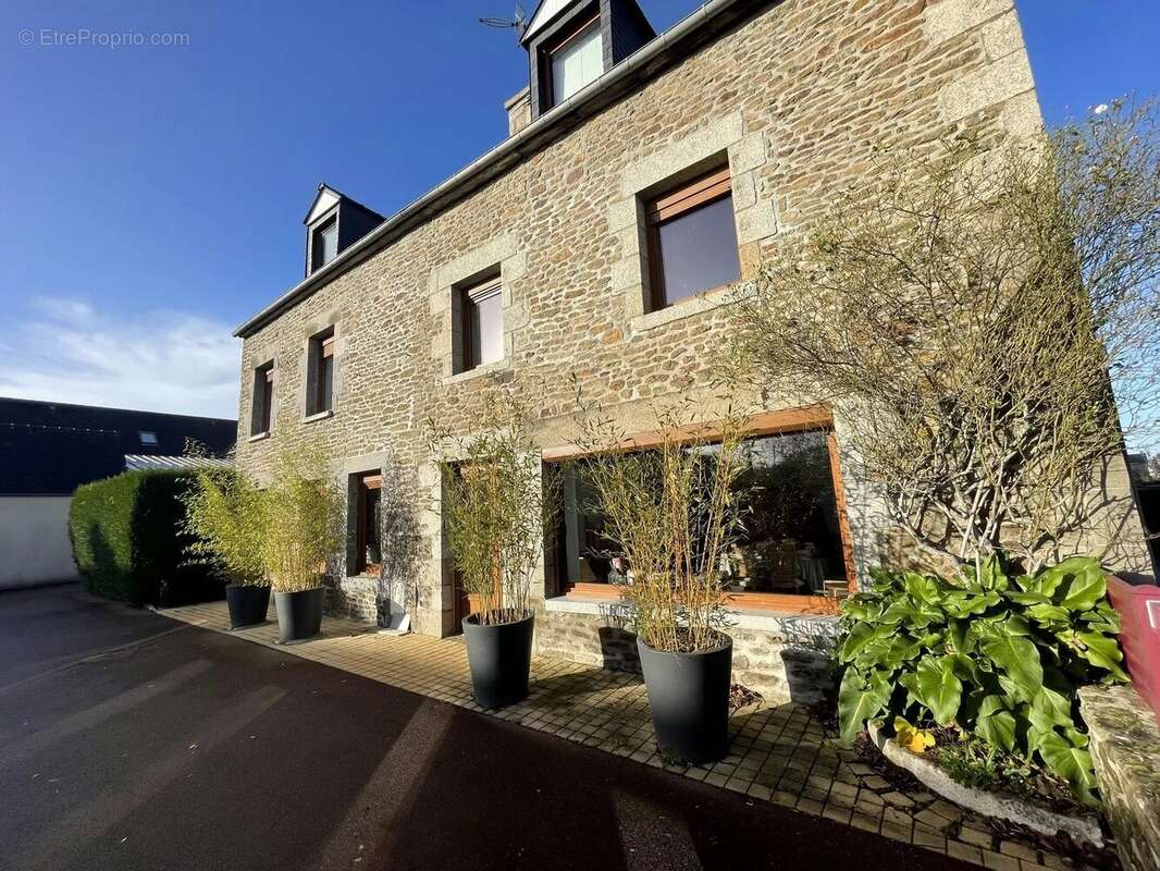 Maison à LA VICOMTE-SUR-RANCE