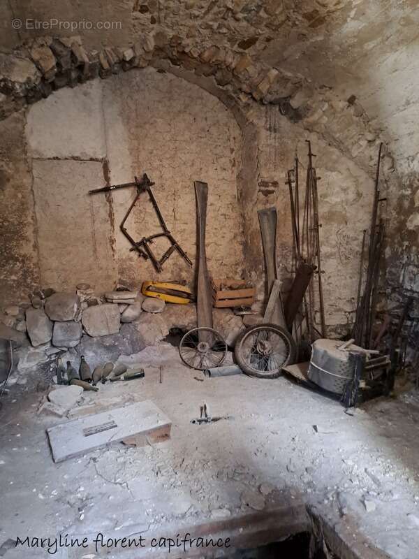 Batisse de caractère en pierre à rénover  SAUVAGNAT SAINTE MARTHE (63) - photo 13