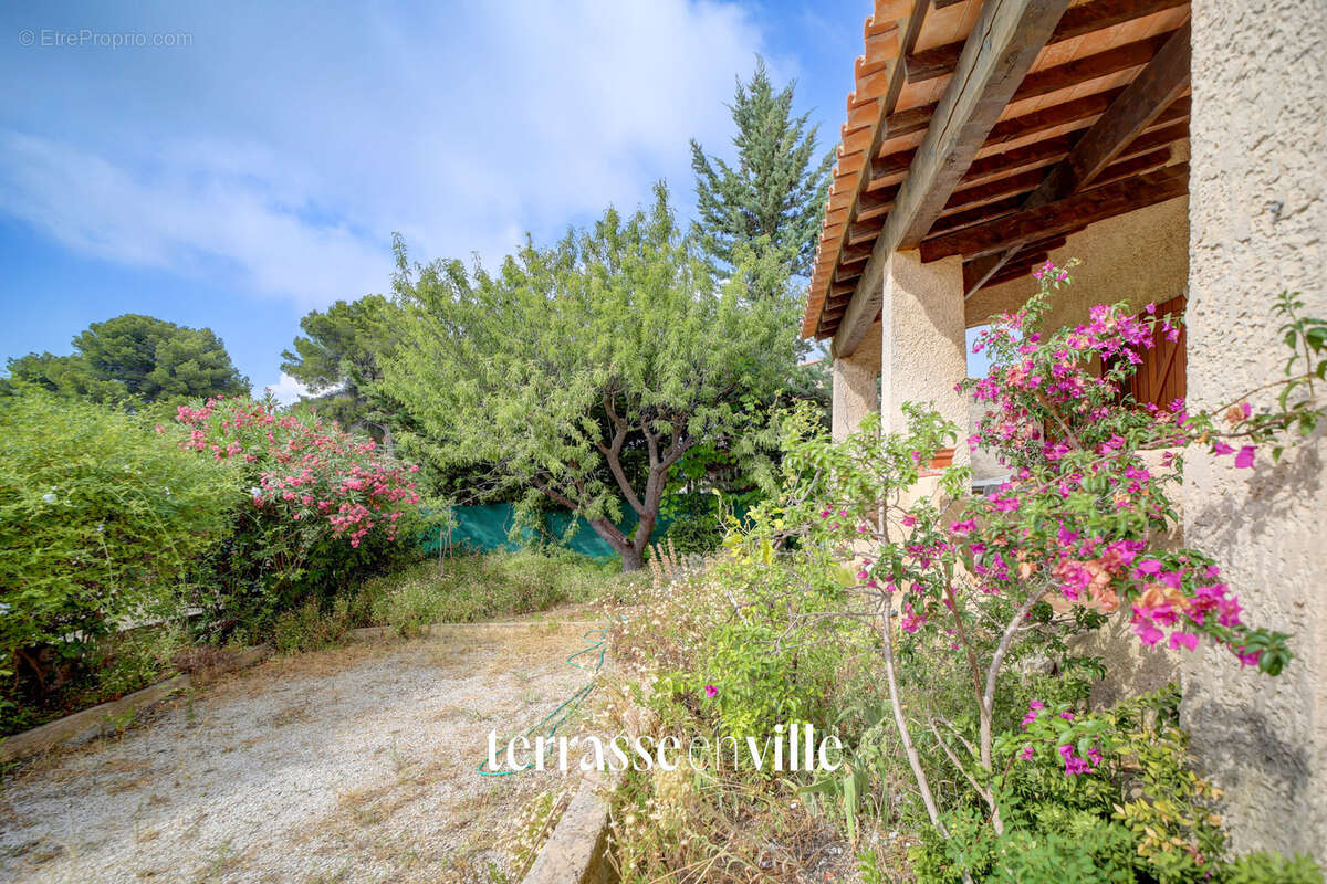 Saint cyr sur mer - super baumelles - maison t5 - proche mer - garage - 715000€ - photo 2