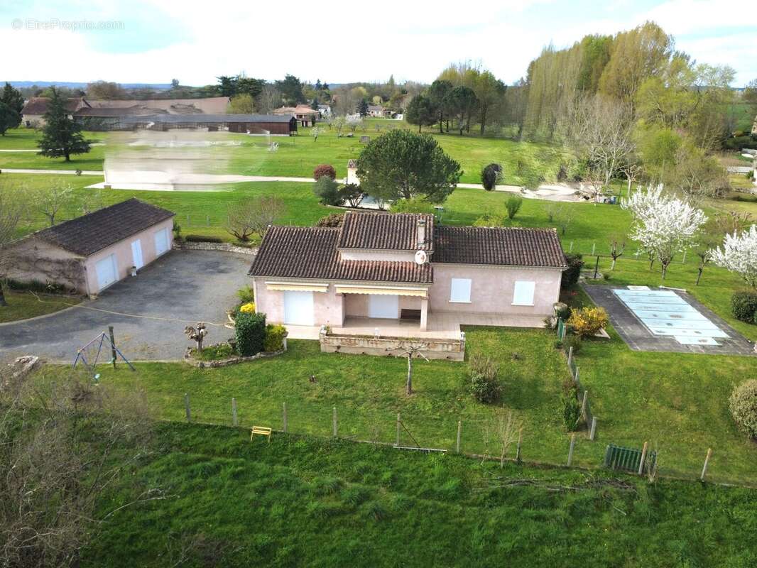 Maison à SAINT-PIERRE-D'EYRAUD