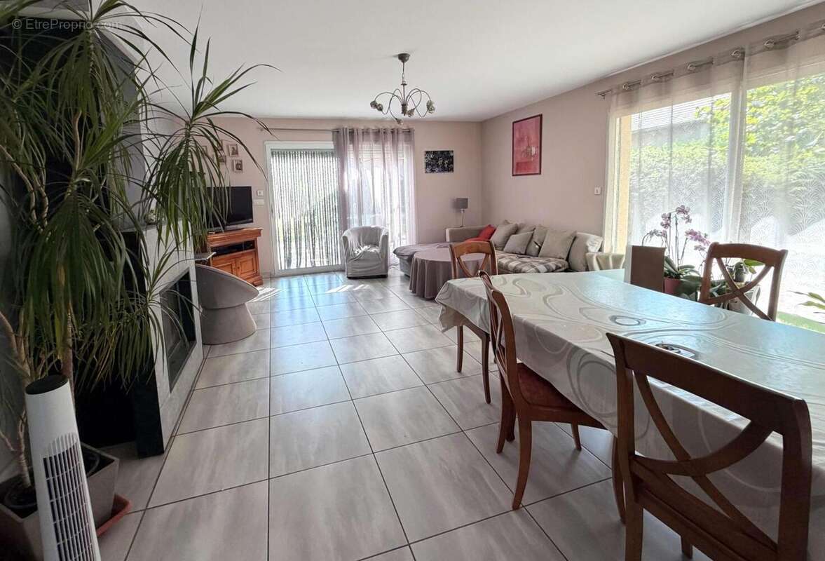 Maison 115 m² à La Cote-Saint-Andre  - photo 8