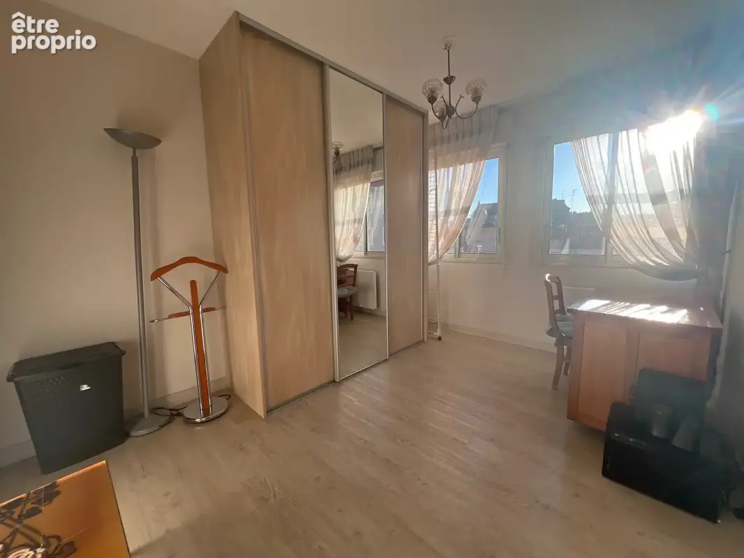 Hyper centre : Appartement T3 en dernier étage avec ascenseur - photo 5
