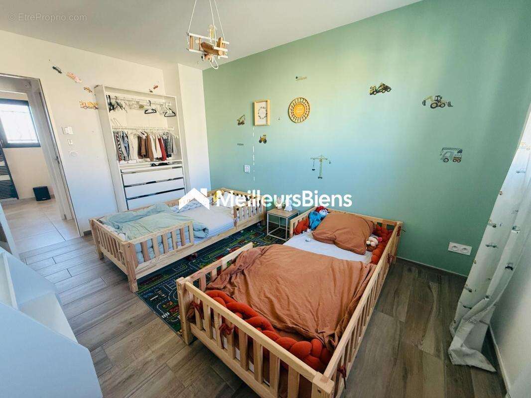 Maison à PEZILLA-LA-RIVIERE