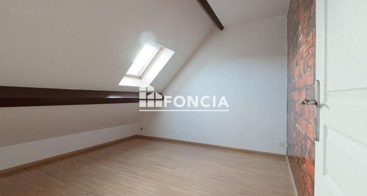 Appartement à VERT-SAINT-DENIS