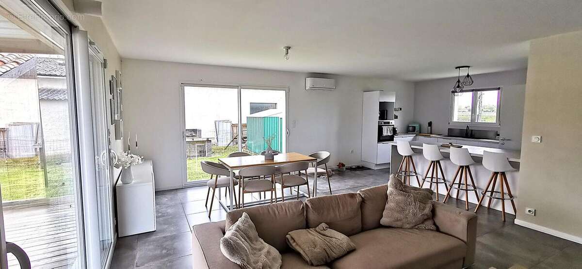 Maison à BAYON-SUR-GIRONDE