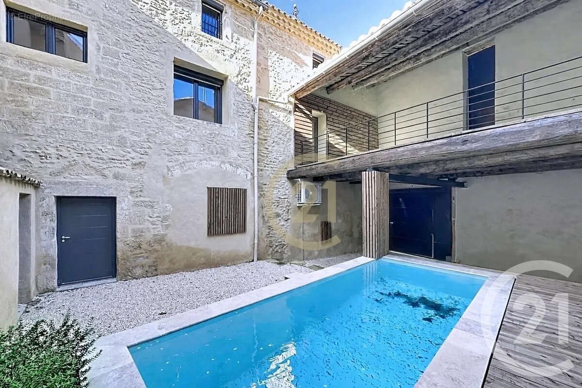 Maison 120 m² à Remoulins  - photo 2