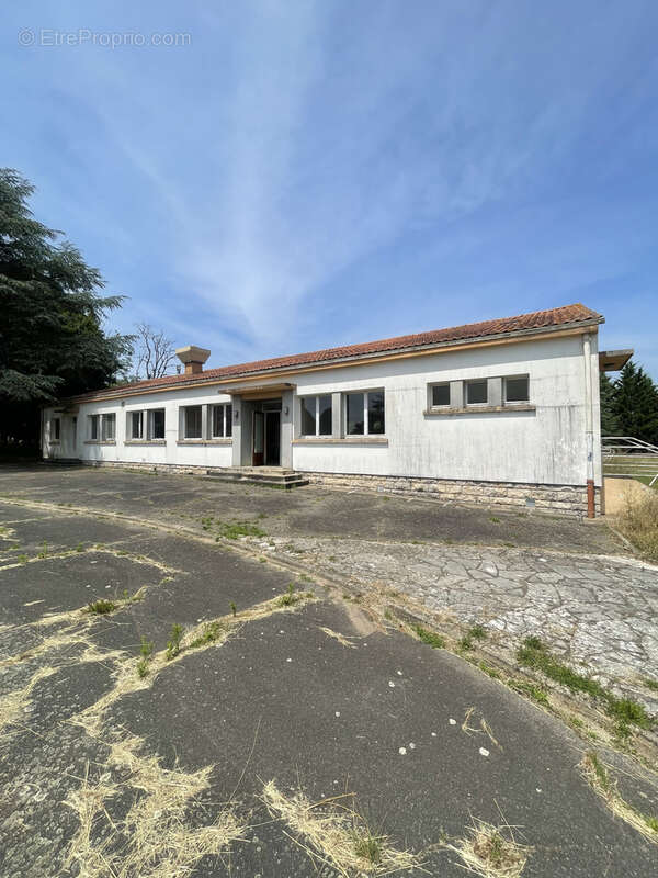 SUILLY LA TOUR, ancien centre de vacances avec sa maison de maitre - photo 15