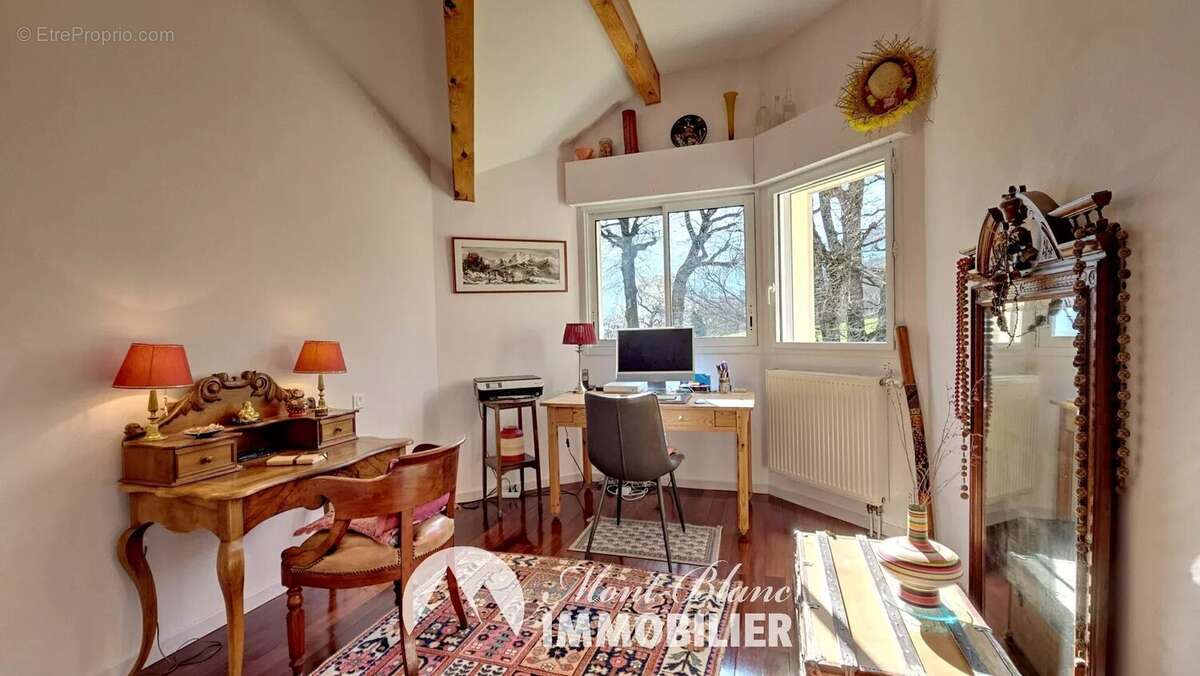 Maison à DOMANCY
