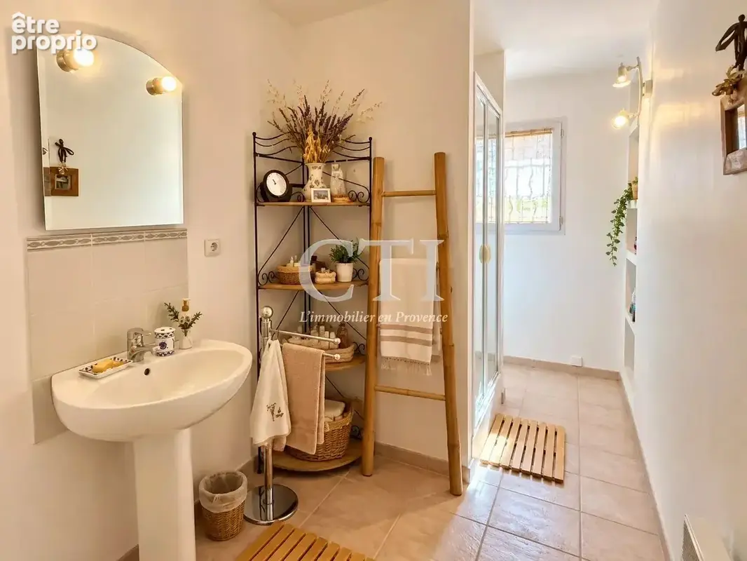 À vendre Villa provençale avec piscine et appartement indépendant - photo 13