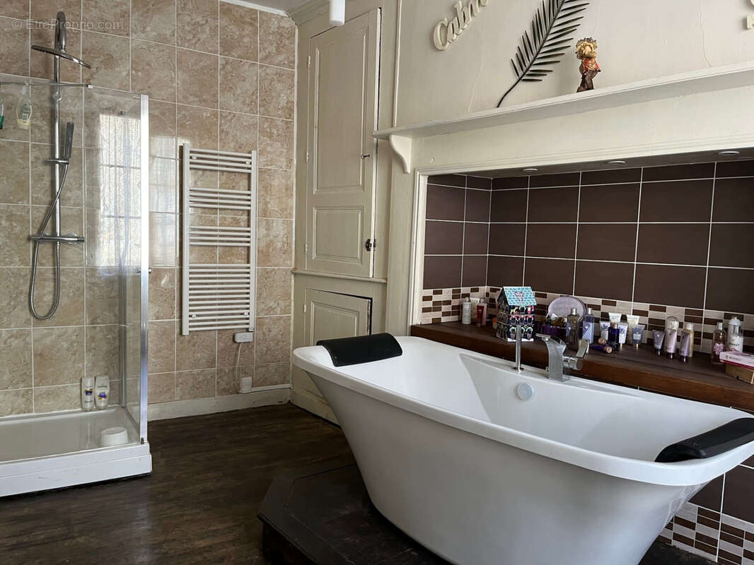 Maison à COUSSAC-BONNEVAL