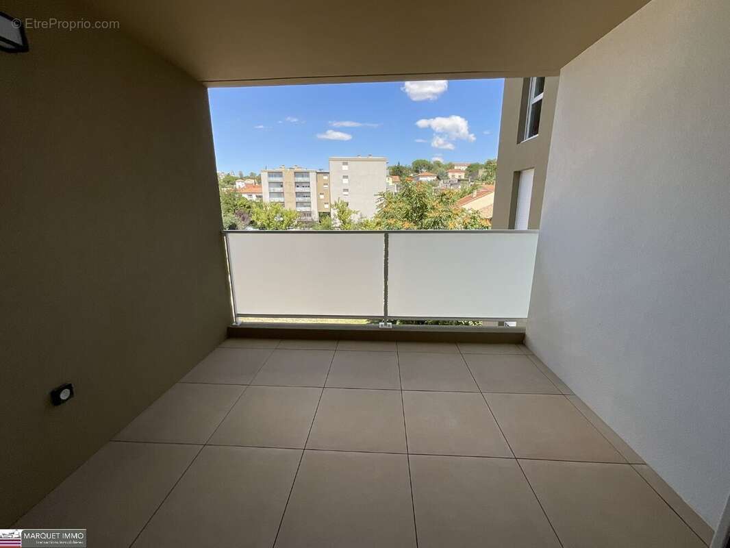 APT T4 offrant 91 m² avec terrasse 15 m² et parking privatif au 3° étage avec ascenseur... - photo 8