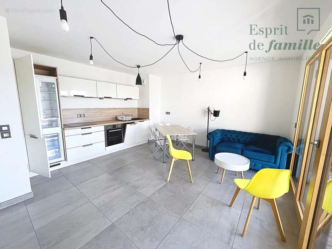 Croix-Rousse – Secteur Hénon,  T3, meublé, avec balcon, garage – Calme absolu - photo 5