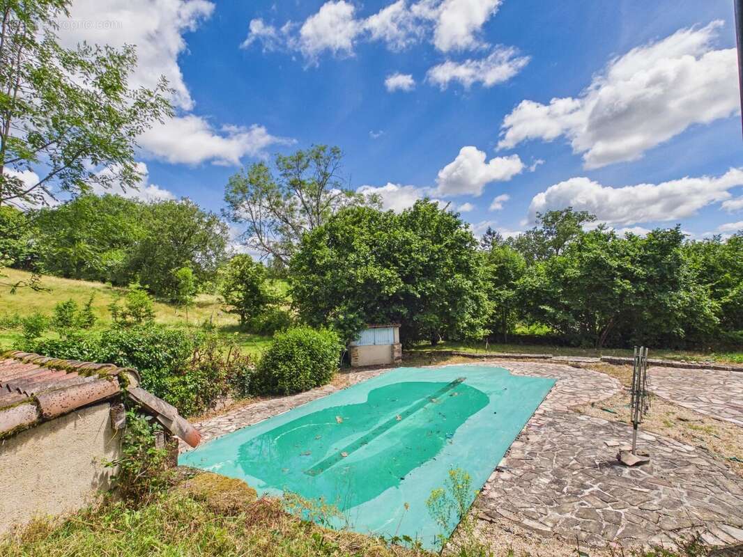 École restaurée du Quercy à couper le souffle près de Najac, avec gîte spacieux et piscine - photo 2