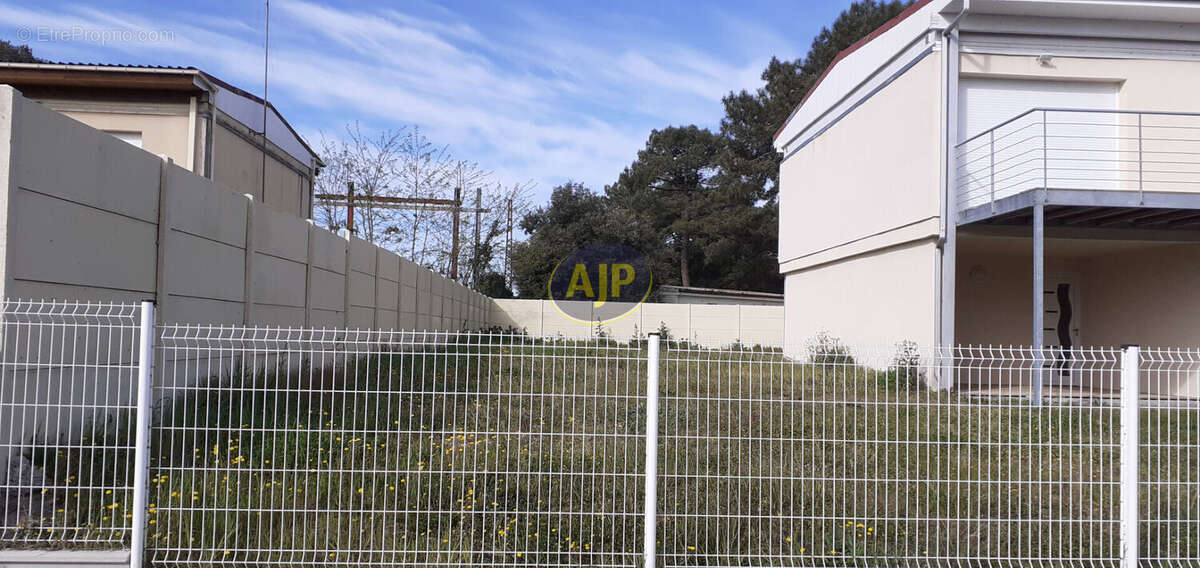 Terrain à LE VERDON-SUR-MER