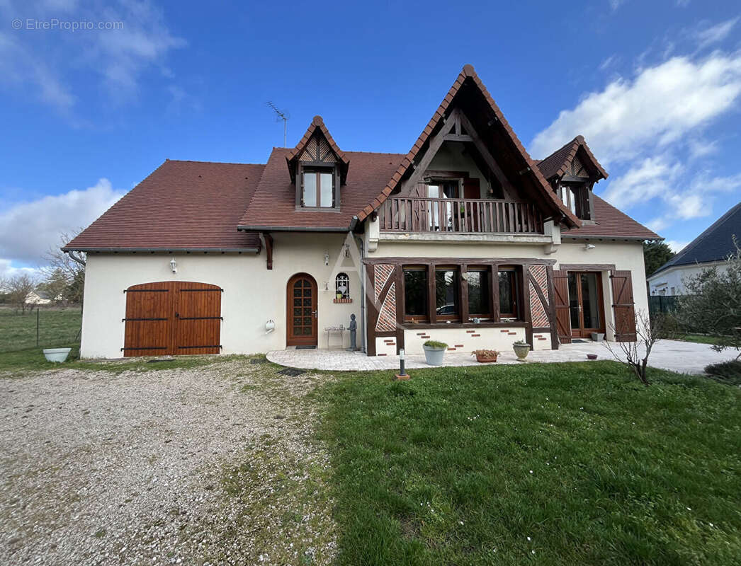 Maison à COUR-CHEVERNY