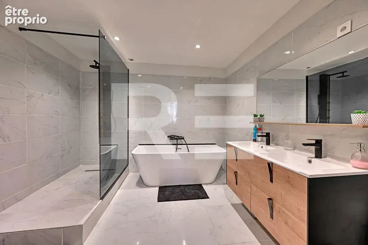 Appartement de 150m² rénové situé dans le quartier de la préfecture à nîmes - photo 8