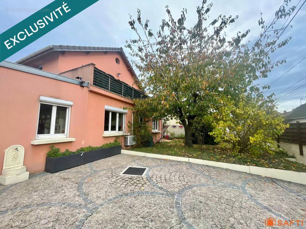 Photo 1 - Maison à LE PLESSIS-BOUCHARD