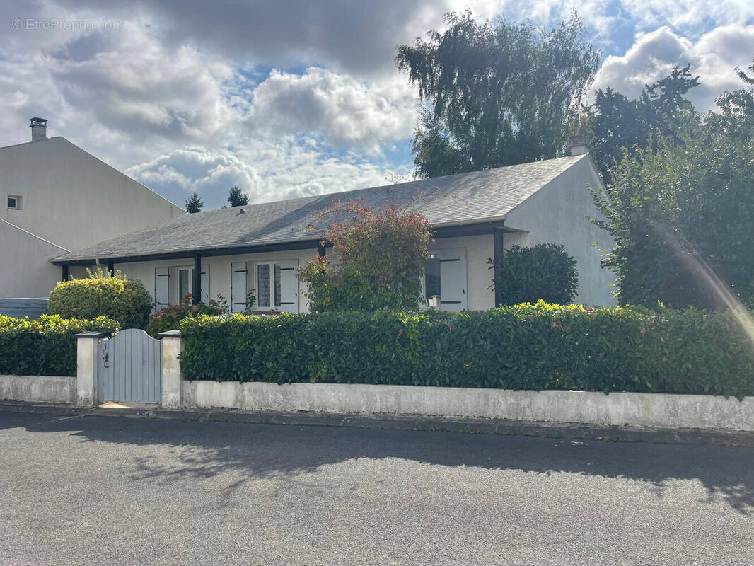 Maison à SAVIGNY-LE-TEMPLE