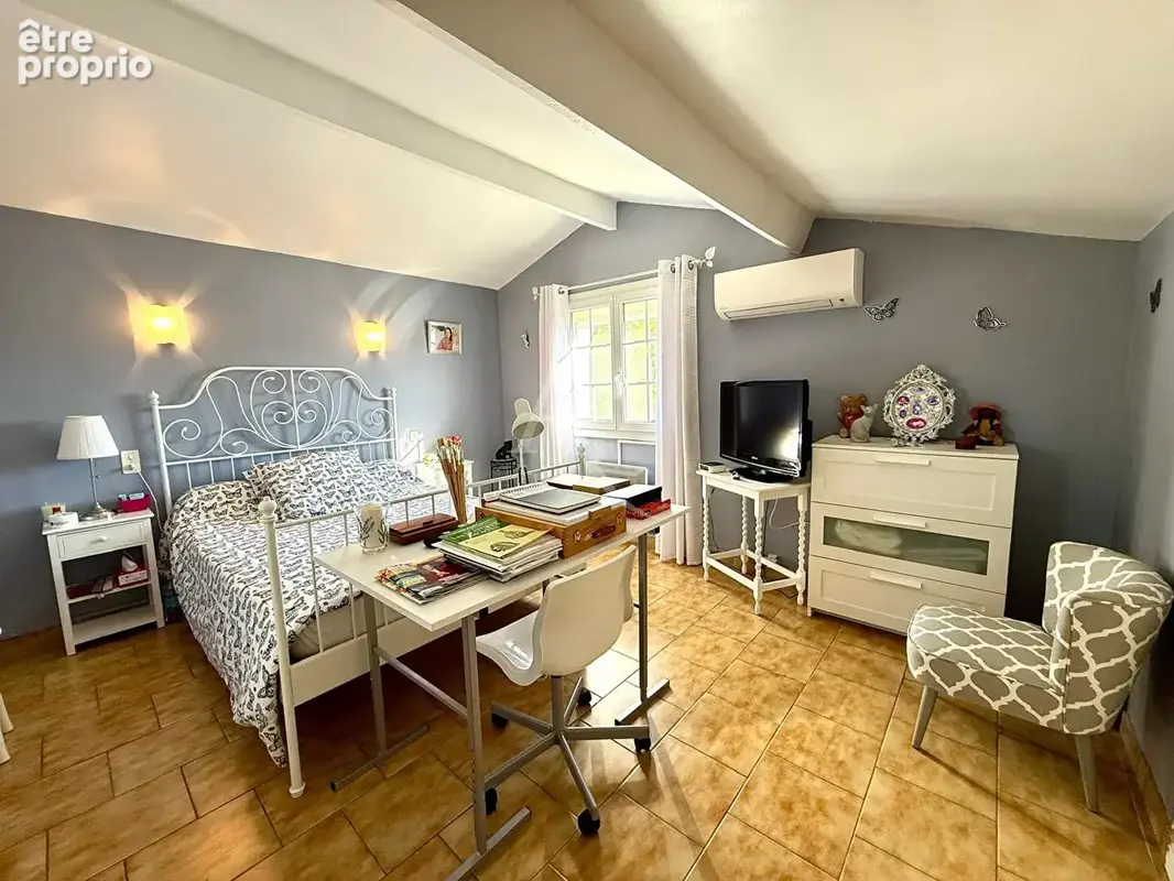 MEZE maison 6 pièces avec dépendance - photo 3