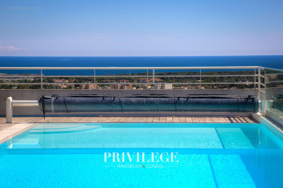 Appartement à MANDELIEU-LA-NAPOULE