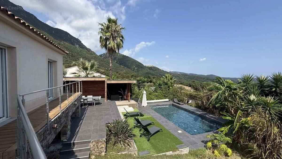 Maison à SANTA-MARIA-POGGIO