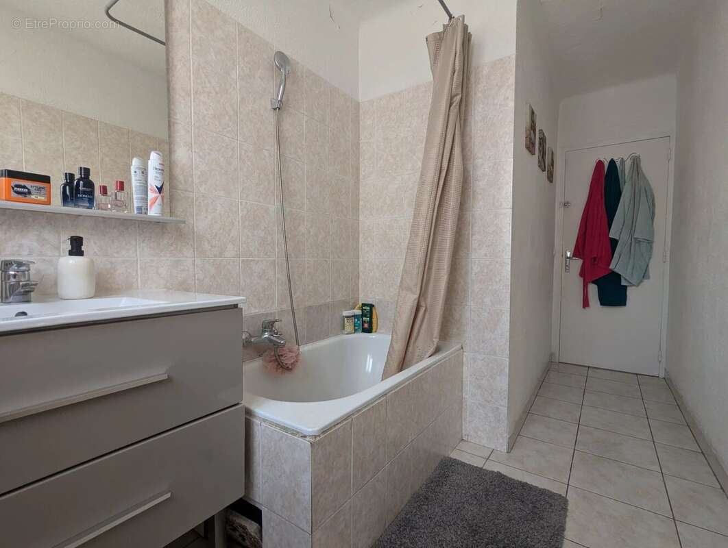 Appartement à VALLAURIS