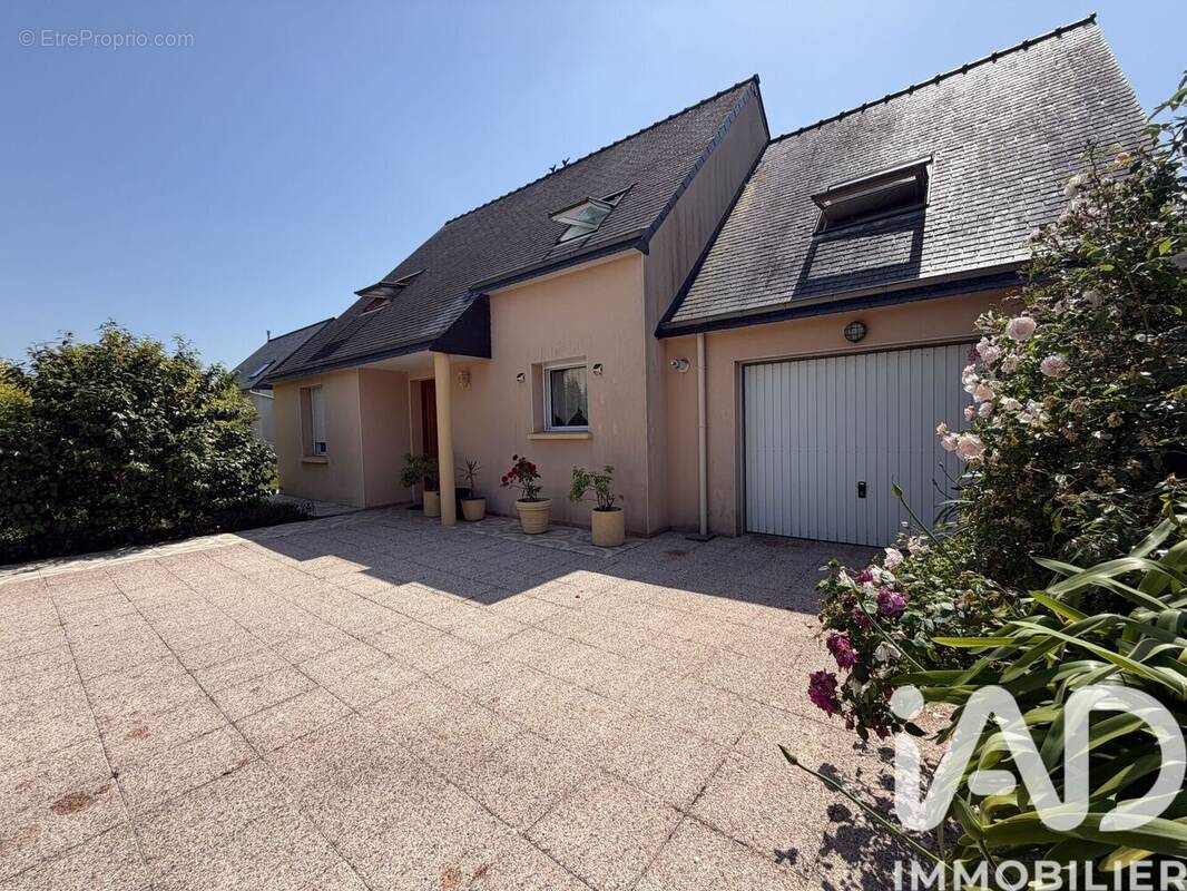 Photo 1 - Maison à LANDIVISIAU