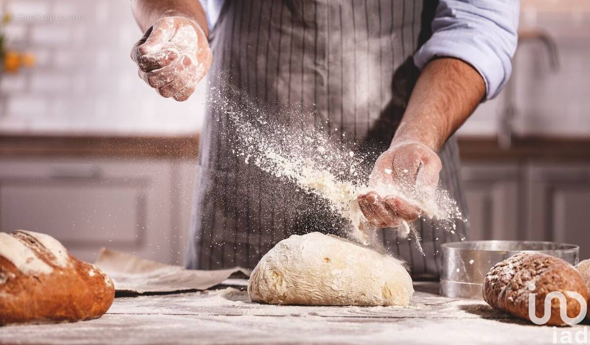 Photo 1 - Commerce à DOLE