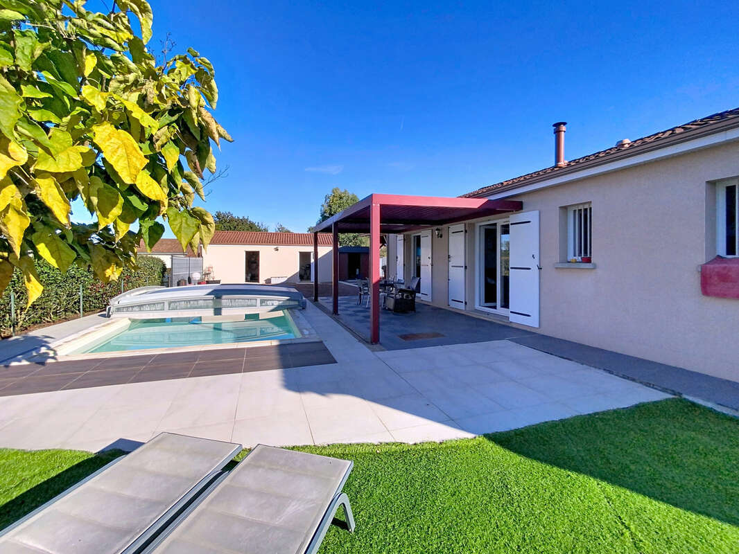 Maison à ORADOUR-SUR-GLANE