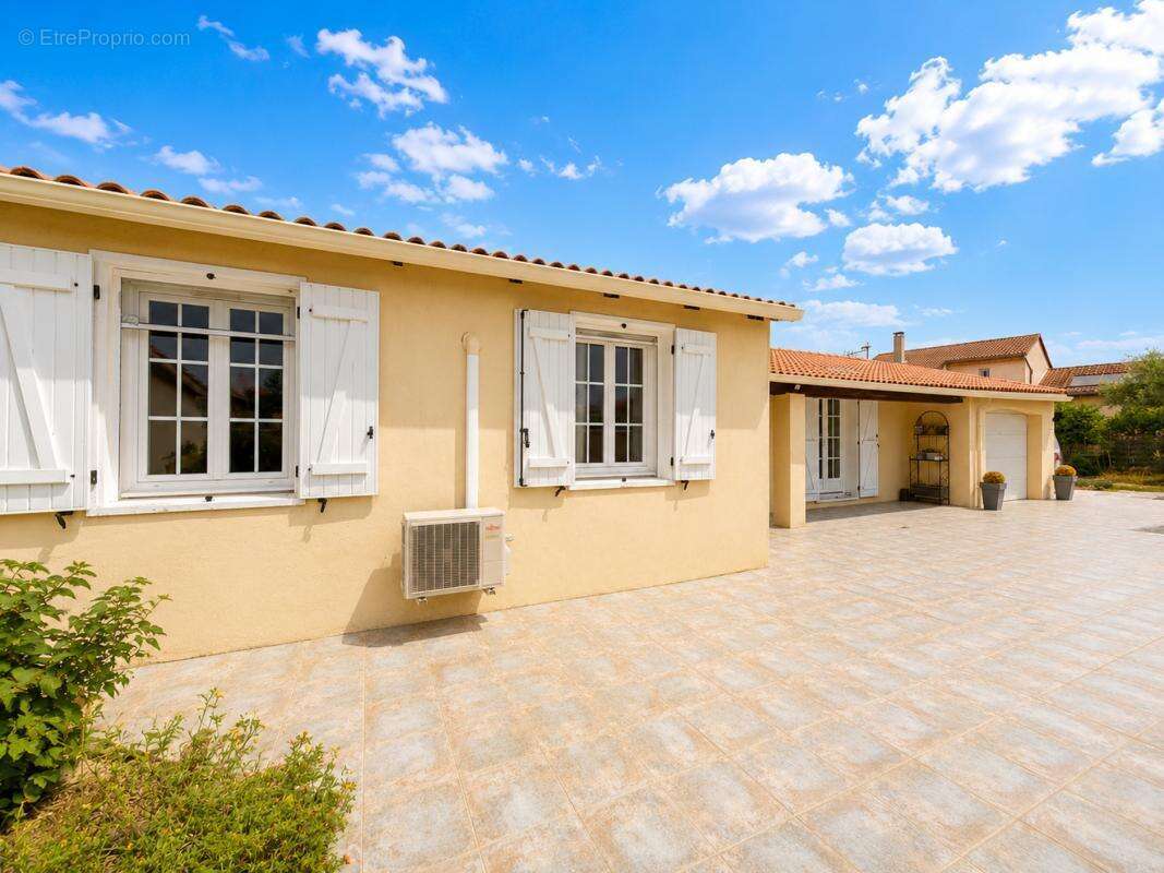 Maison 100 m² à Violes  - photo 12