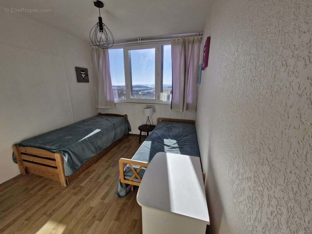 Appartement à BESSE-ET-SAINT-ANASTAISE