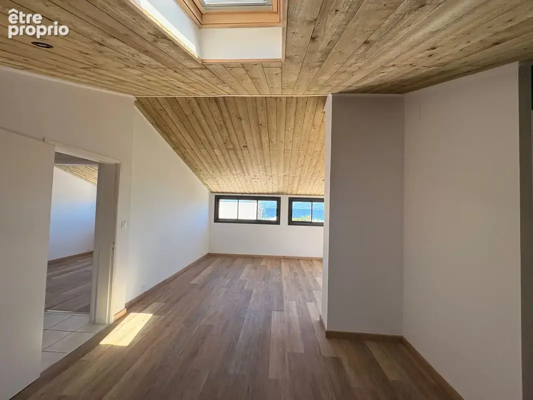 Maison 12 pièces 130 m² à vendre à Saint-Pierre (97410) - photo 6