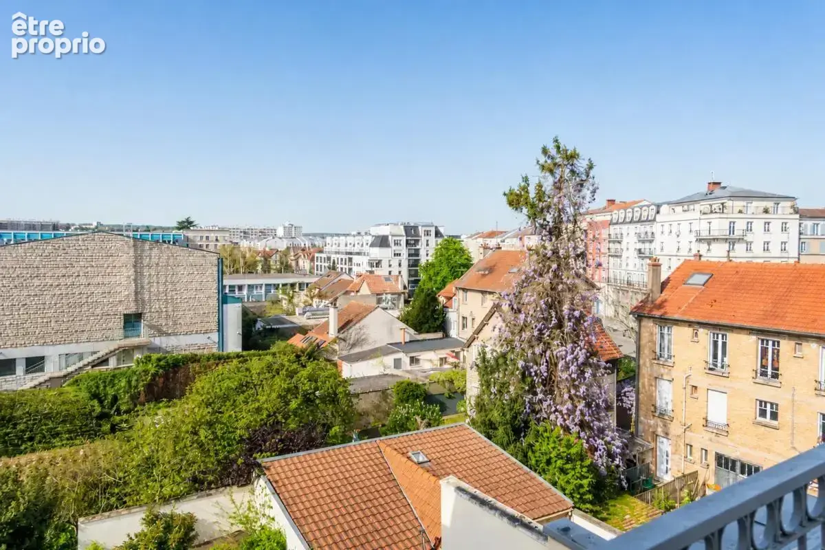 POISSY – Deux pièces au dernier étage avec grande terrasse - photo 10