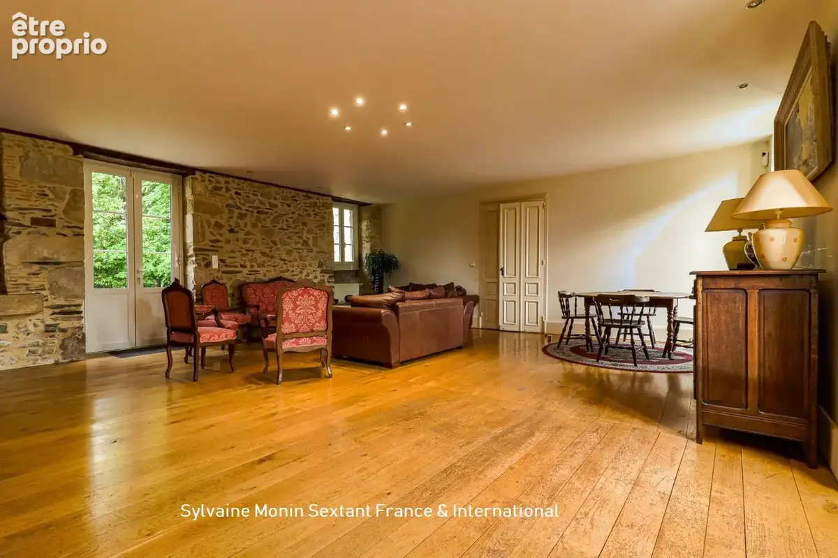 Superbe propriété rénovée sur 2,6 hectares, dépendances et espace piscine avec pigeonnier - photo 12