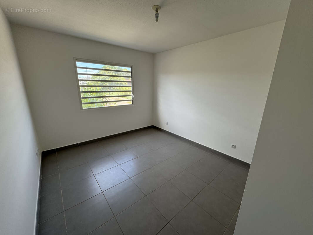 Appartement type T2 secteur Montabo - photo 3