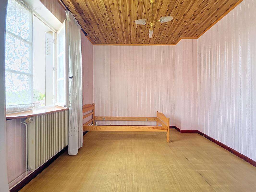 Maison à SAINT-PIERRE-DE-CHANDIEU