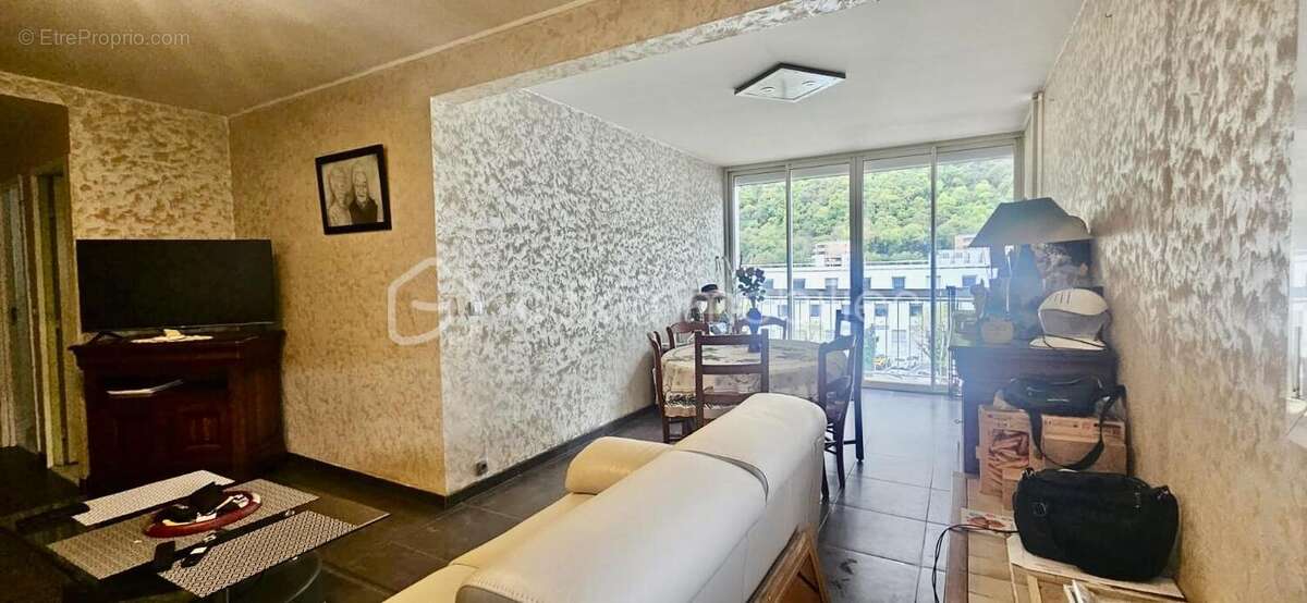 Appartement à SASSENAGE