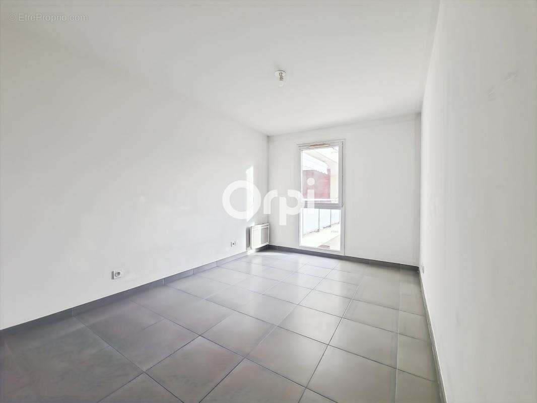 Appartement à MARSEILLE-5E