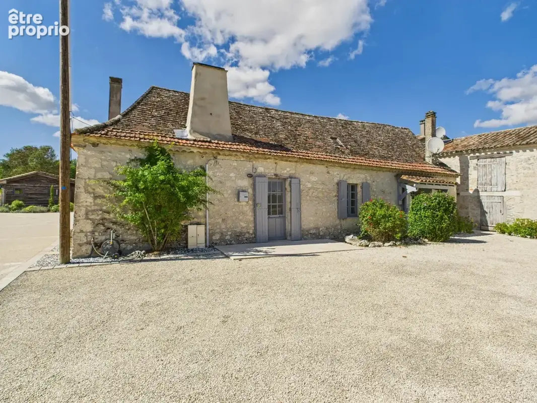 Superbe Ferme Restaurée avec Logements Flexibles, Piscine et Dépendances - photo 15