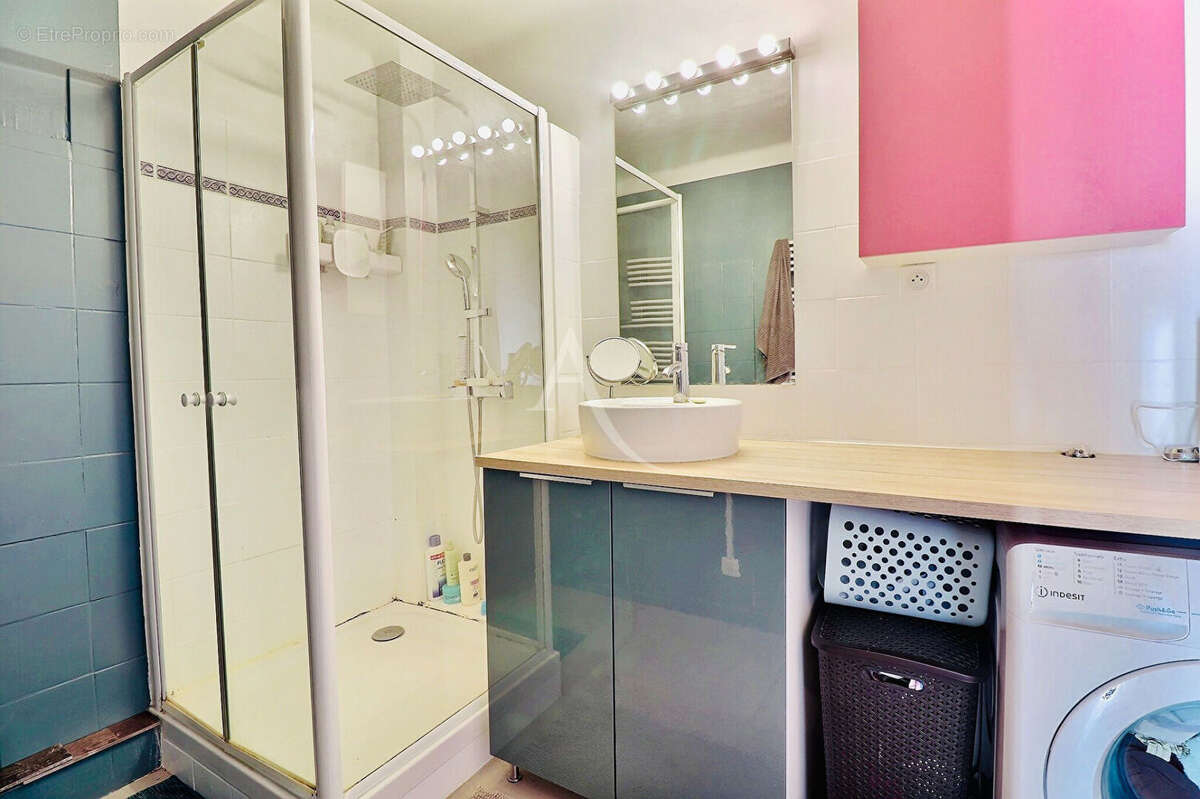 Appartement à MARSEILLE-4E