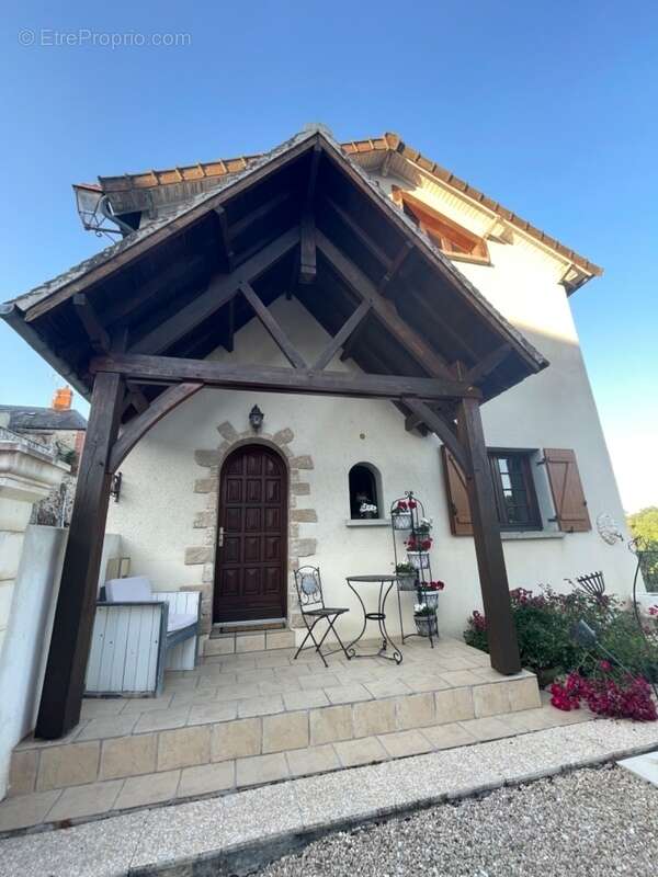 Maison à LA CELLE-DUNOISE