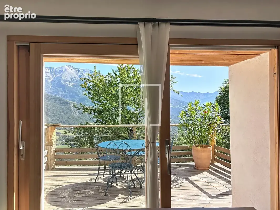 Ancien corps de ferme rénové avec dépendances et 3 400 m2 de terrain - photo 16