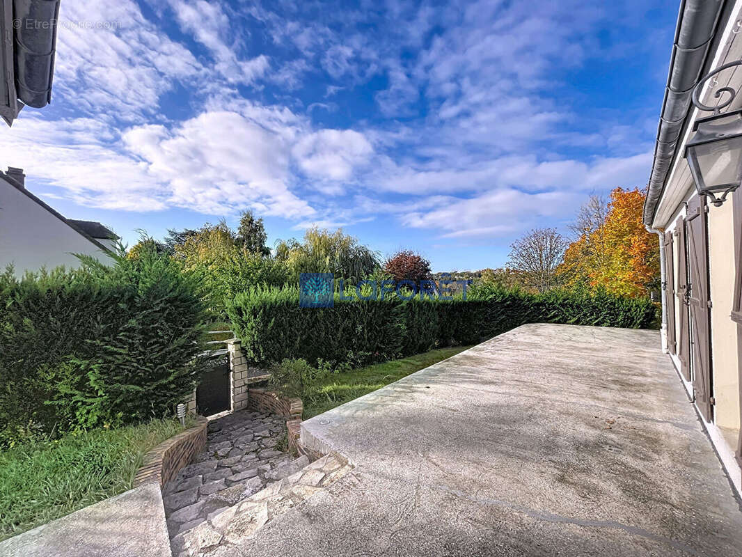 Maison à SAINTRY-SUR-SEINE