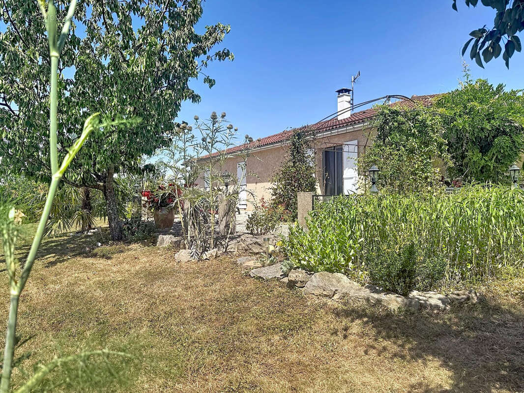 Maison de plain-pied de 109,5 m2 sur terrain constructible de 1 026 m2 - photo 13