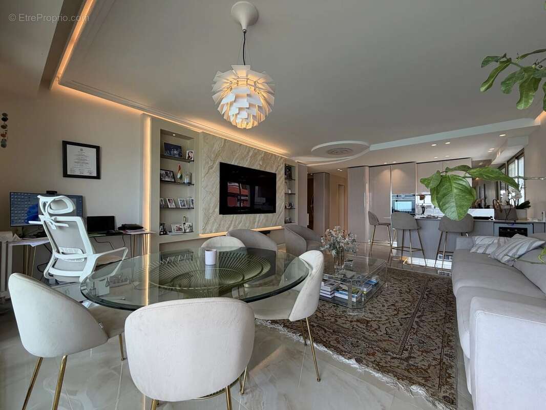 Appartement à ROQUEBRUNE-CAP-MARTIN