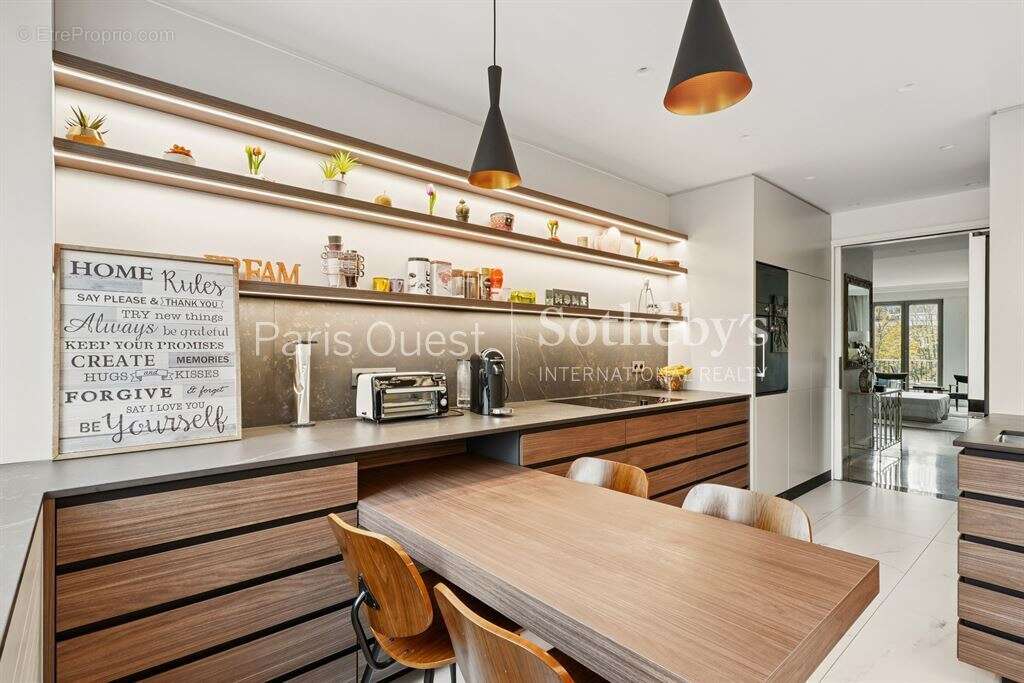 Appartement à NEUILLY-SUR-SEINE