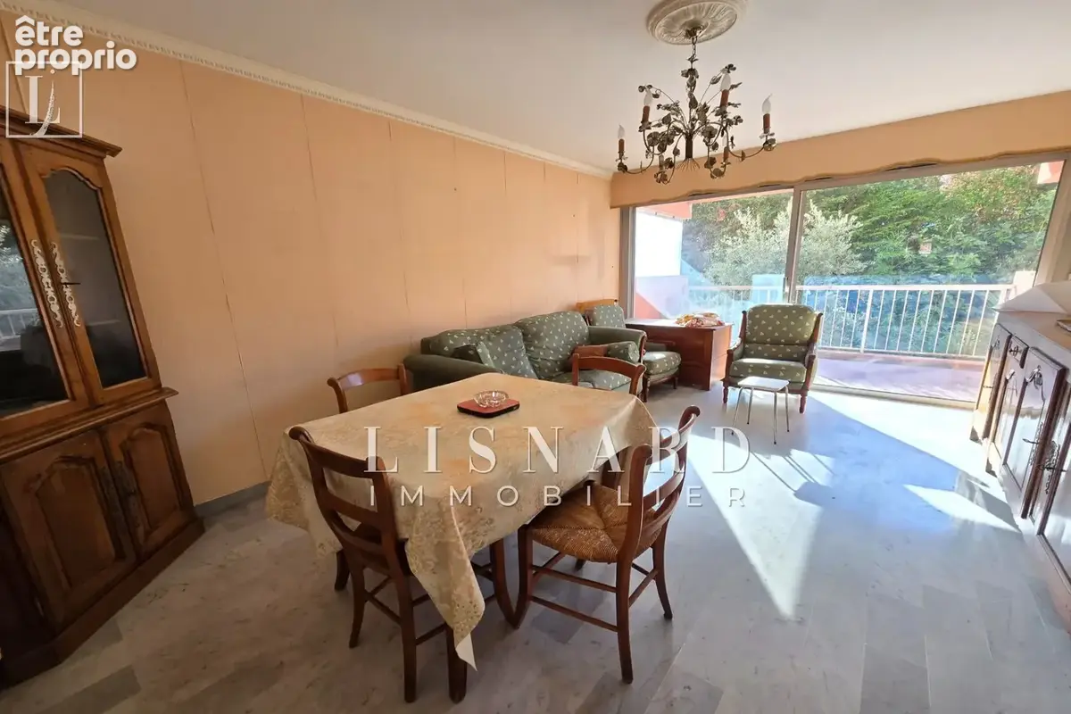 Appartement à VALLAURIS